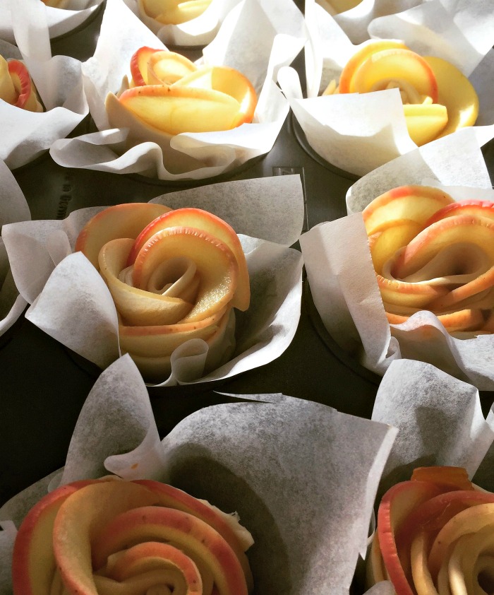 apple roses in aprchment paper