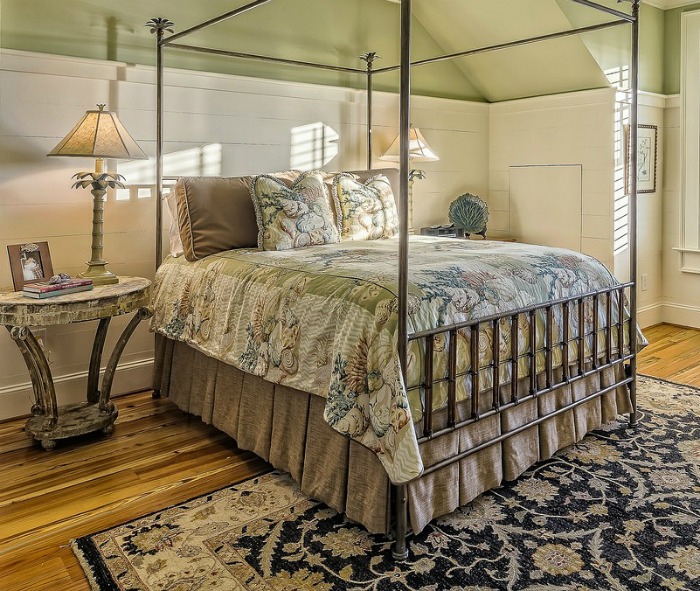 Organization tips: Make your bed