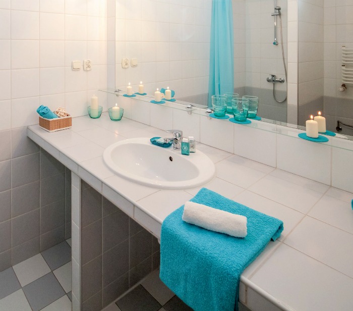 clean bathroom