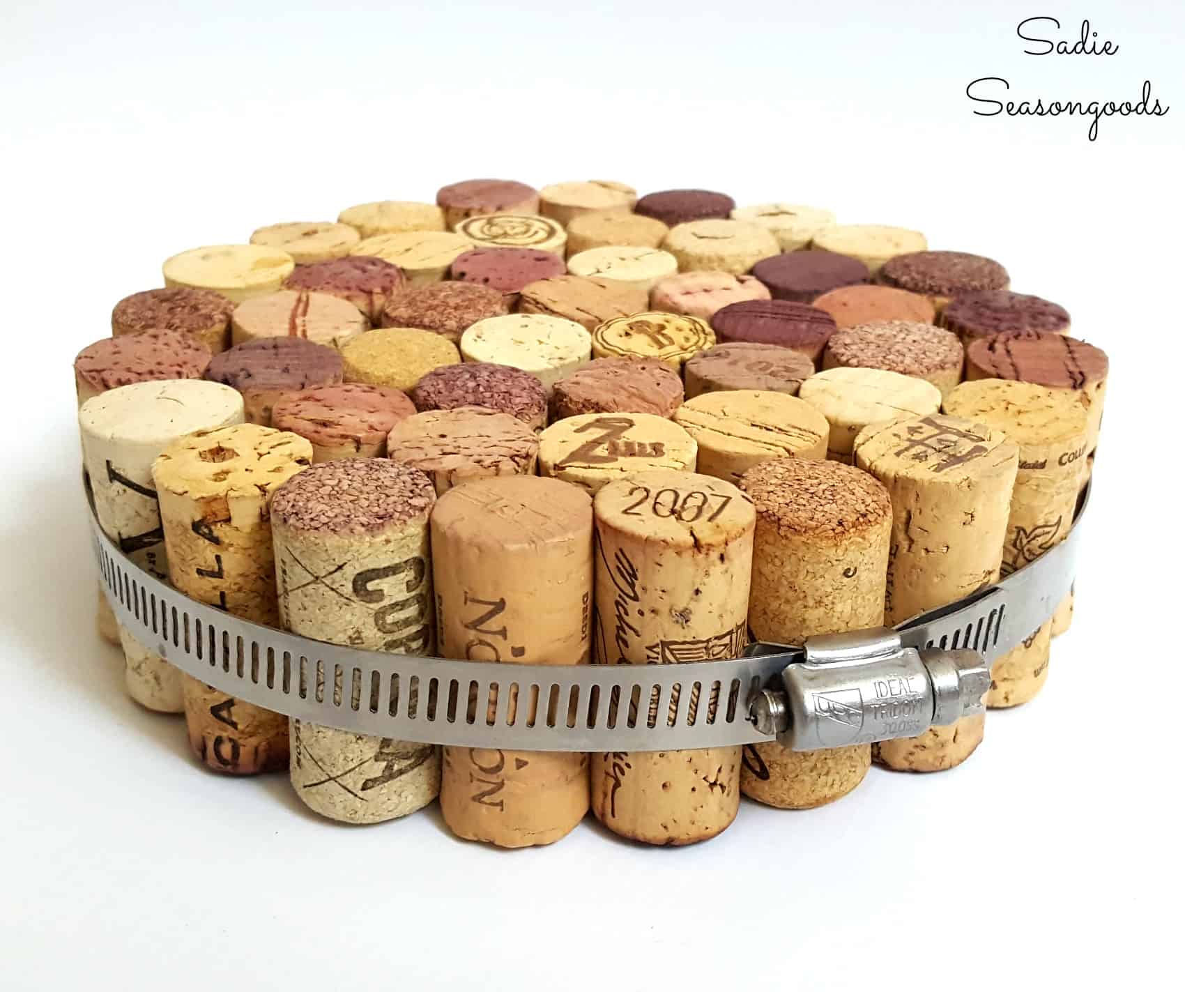 Wine Cork Projects Fun DIY Decor made from Wine Corks